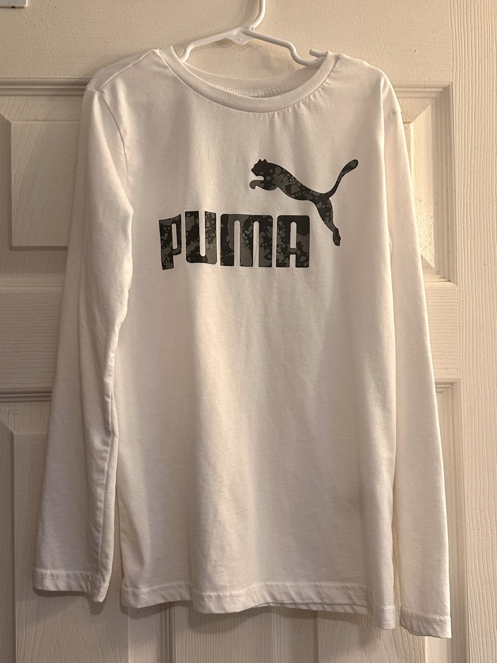 PUMA - White Long Sleeve Tee Size Small (8)